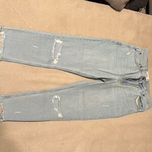 Women’s Abercrombie mom Jean. Like new.